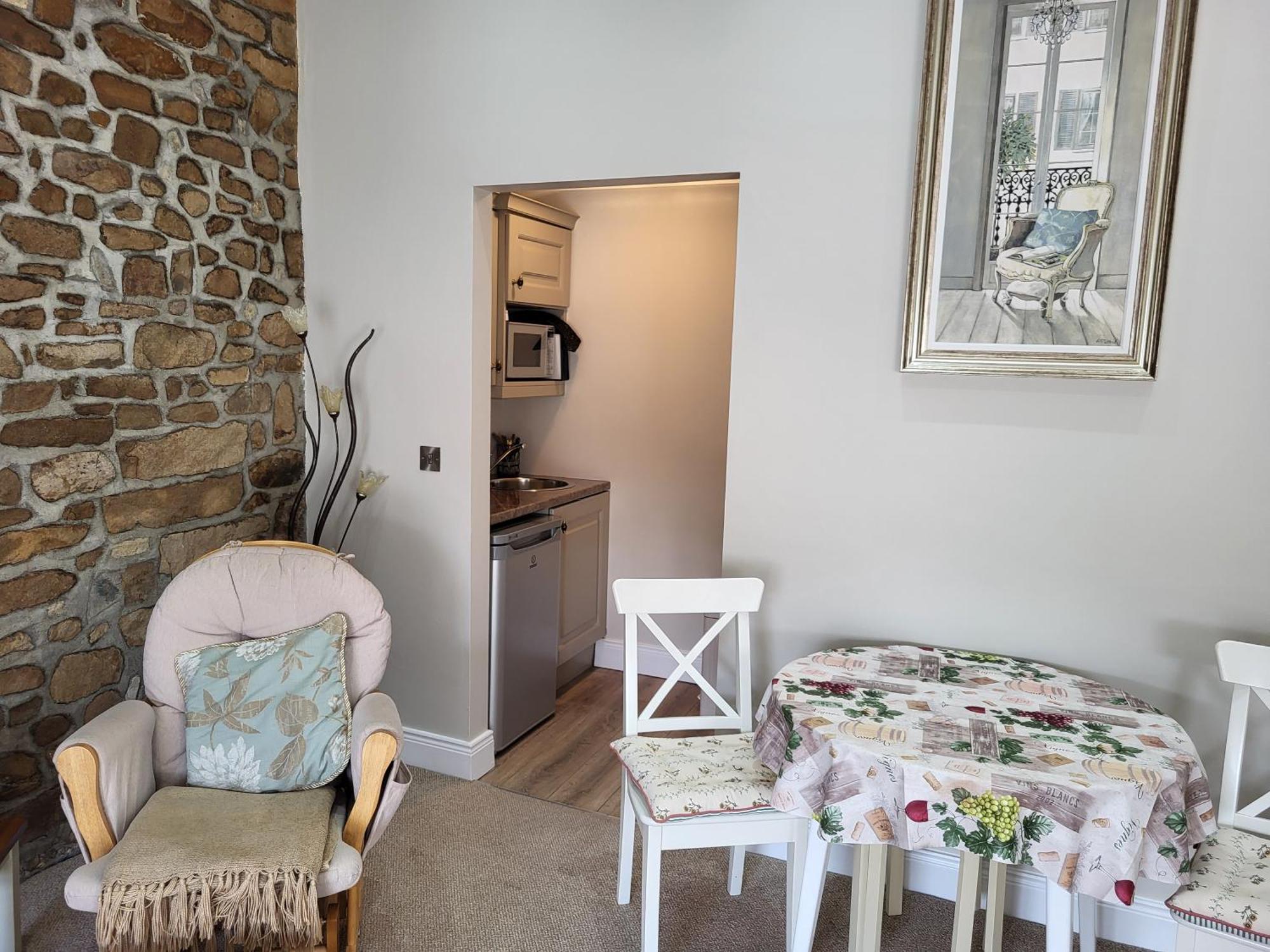Charming 2-Bed Apartment In Donegal Town Centre Eksteriør billede