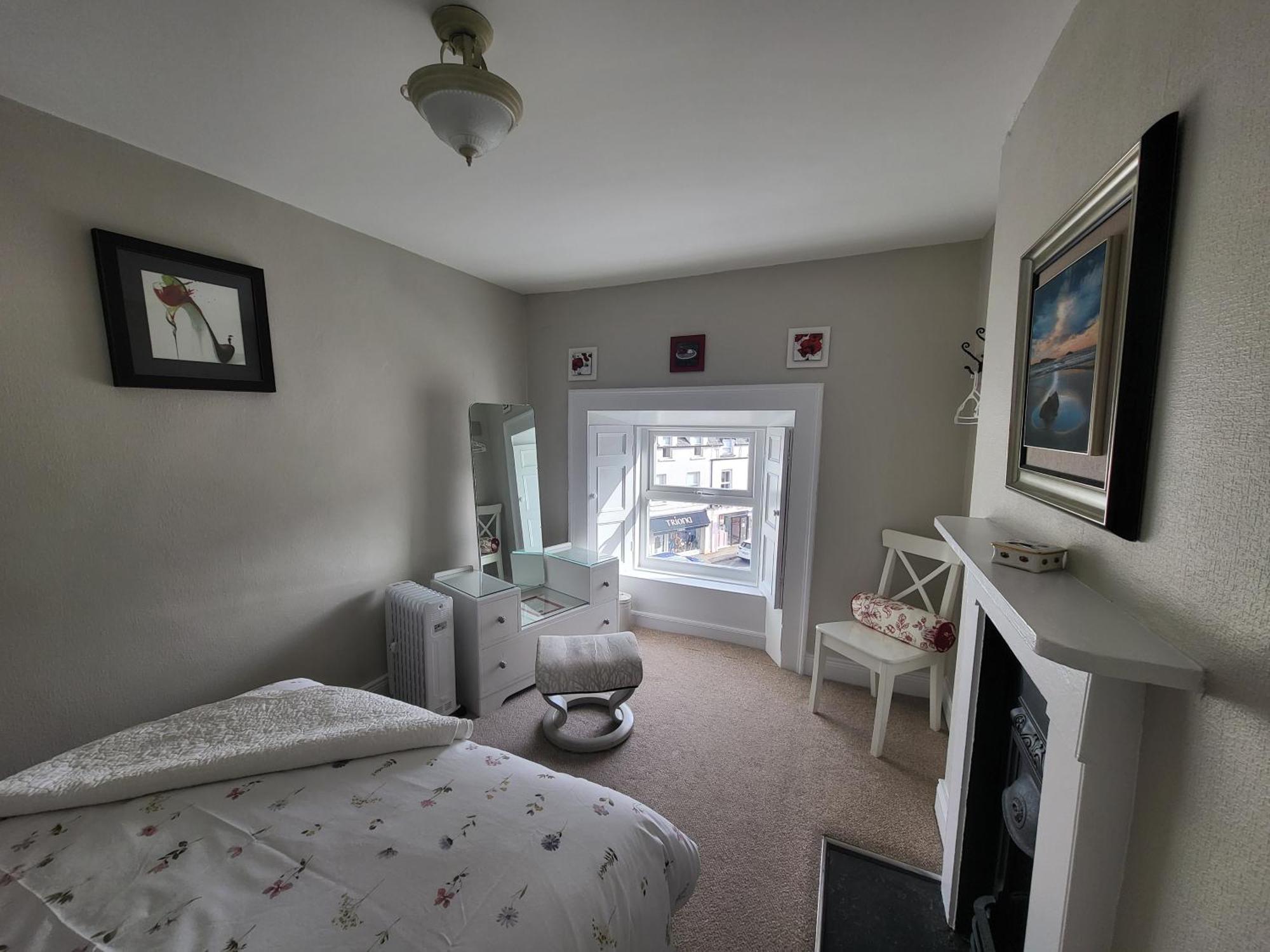 Charming 2-Bed Apartment In Donegal Town Centre Eksteriør billede