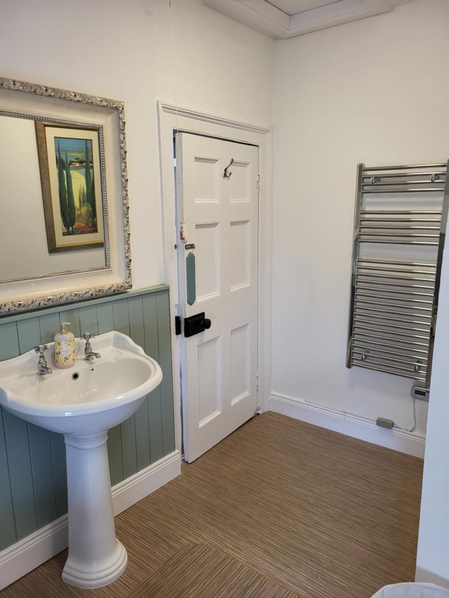 Charming 2-Bed Apartment In Donegal Town Centre Eksteriør billede
